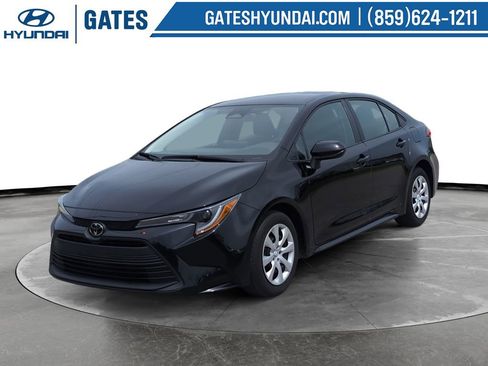 Used 2024 Toyota Corolla LE FWD image 3