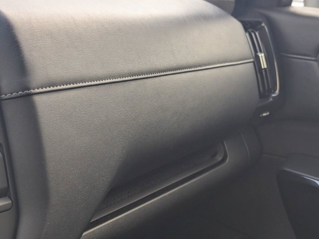 Certified 2025 Nissan Pathfinder S FWD image 27
