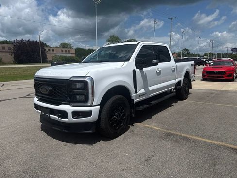 Used 2026 Ford F250 Lariat w/ Black Appearance Package AWD/4WD image 3