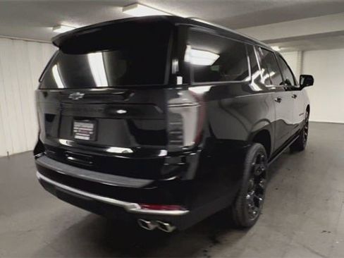 Certified 2025 Chevrolet Suburban High Country image 47