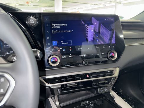 Used 2025 Lexus RX 350 Premium w/ Accessory Package (Z1) FWD image 15