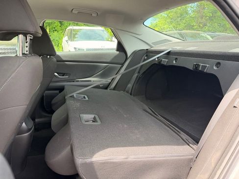 Used 2024 Hyundai Elantra SEL FWD image 33