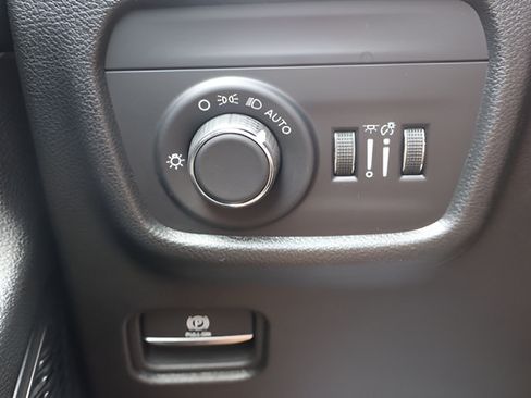 Used 2025 Jeep Grand Cherokee L Laredo w/ Luxury Tech Group I AWD/4WD image 35