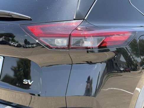 Used 2022 Nissan Rogue SV FWD image 7