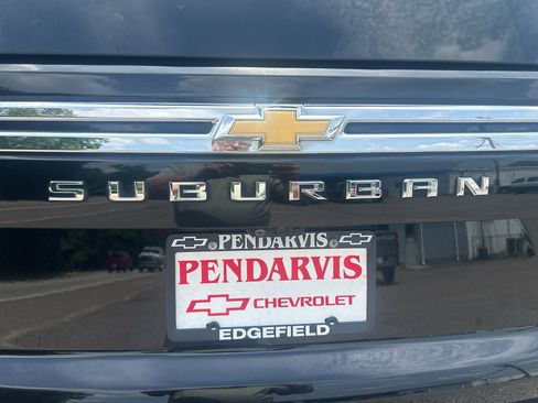 Used 2023 Chevrolet Suburban Premier AWD/4WD image 4