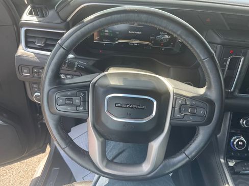 Used 2023 GMC Yukon Denali image 10