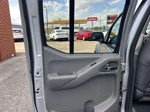 Used 2014 Nissan Frontier SV w/ SV Value Truck Package image 18