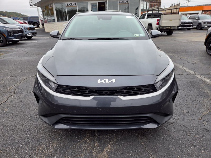 Used 2023 Kia Forte LXS w/ LXS Technology Package FWD image 2