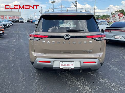 Used 2023 Nissan Pathfinder Platinum AWD/4WD image 4