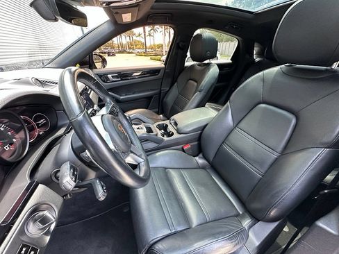 Certified 2020 Porsche Cayenne AWD/4WD image 5