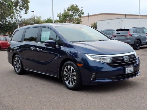 Used 2024 Honda Odyssey EX-L image 3