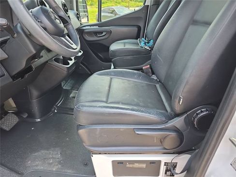 Used 2022 Mercedes-Benz Sprinter 3500 image 17