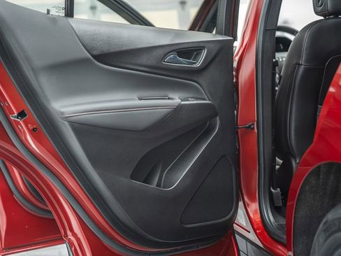 Used 2022 Chevrolet Equinox RS w/ RS Leather Package image 36