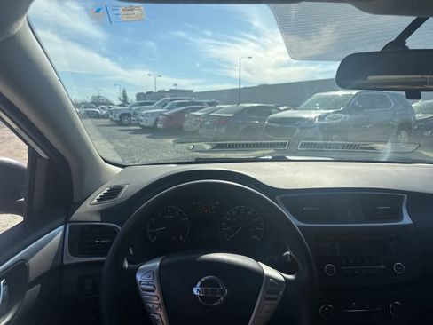 Used 2017 Nissan Sentra S image 20