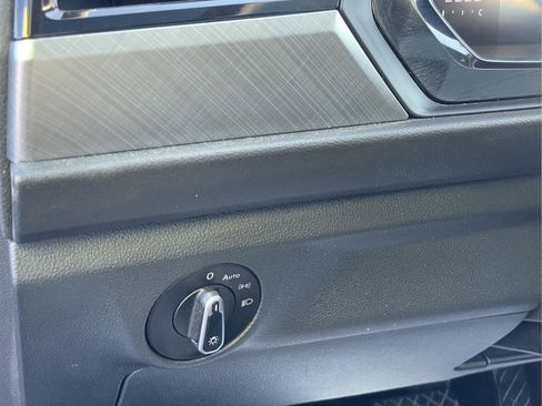 Used 2024 Volkswagen Jetta SE FWD image 23