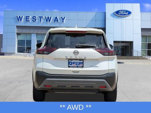 Used 2023 Nissan Rogue SV AWD/4WD image 4
