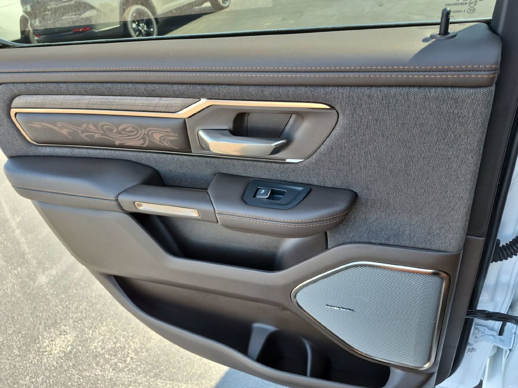 Used 2025 RAM 1500 Limited AWD/4WD image 25