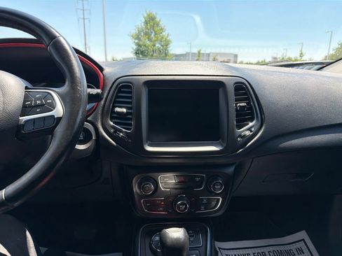 Used 2019 Jeep Compass Trailhawk w/ Leather Interior Group AWD/4WD image 31