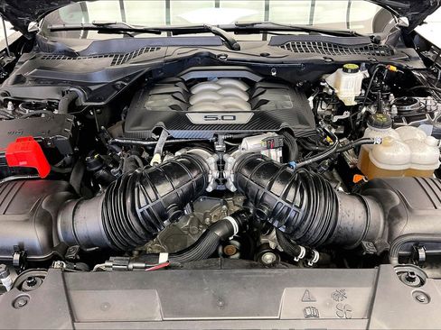 Used 2024 Ford Mustang GT RWD image 9