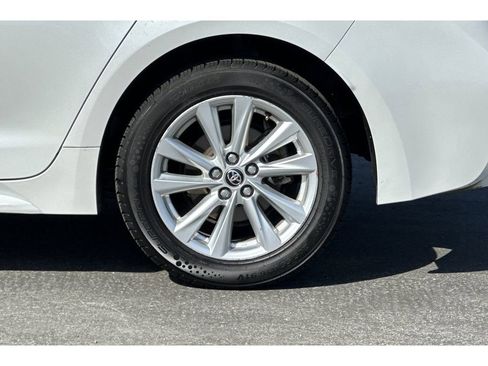 Used 2023 Toyota Corolla XLE image 32