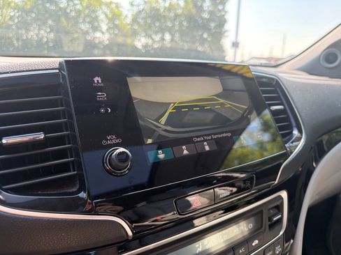 Certified 2020 Honda Pilot Touring image 30