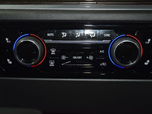 Used 2025 Chevrolet Silverado 1500 RST AWD/4WD image 35