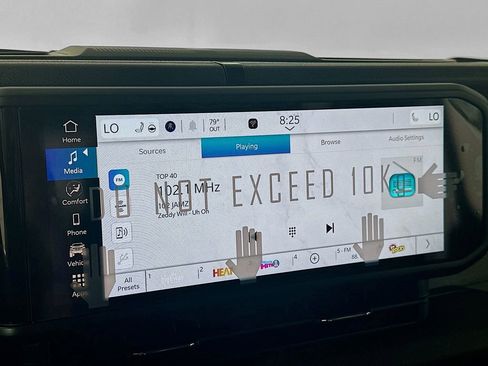 New 2025 Jeep Gladiator Sport image 13