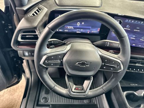 Used 2025 Chevrolet Traverse Z71 w/ Driver Confidence Package image 17