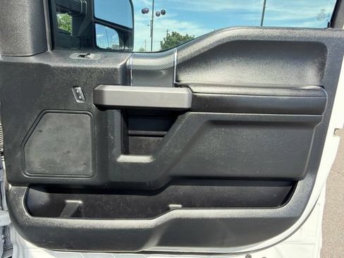 Used 2019 Ford F150 XLT w/ Equipment Group 302A Luxury AWD/4WD image 8