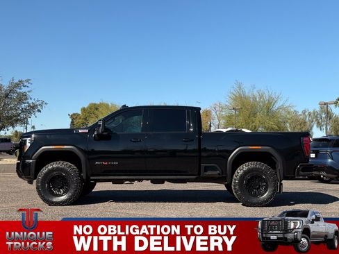 Used 2024 GMC Sierra 2500 AT4 image 9