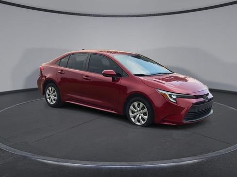 Used 2023 Toyota Corolla LE FWD image 2