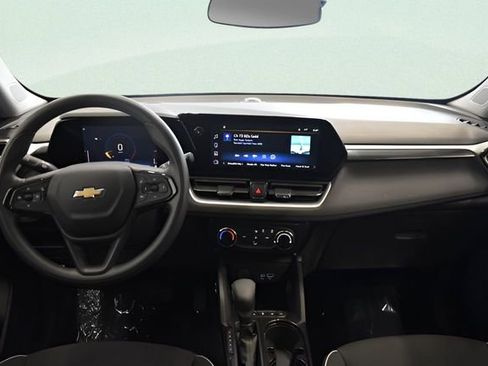 Used 2025 Chevrolet TrailBlazer LT w/ Driver Confidence Package AWD/4WD image 5