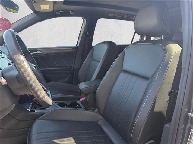 Used 2023 Volkswagen Tiguan SE R-Line FWD image 11