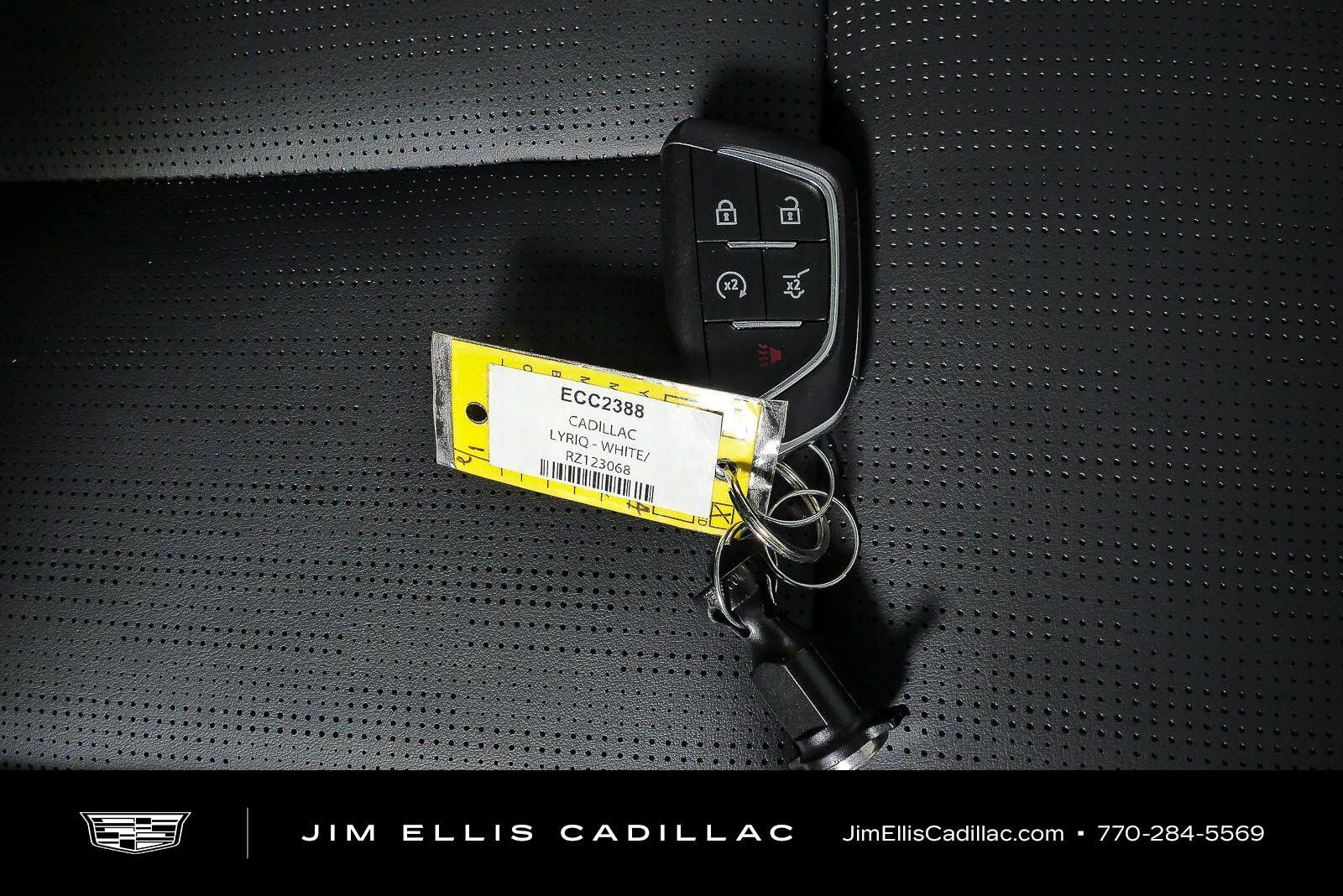 Used 2024 Cadillac Lyriq Luxury AWD/4WD image 38