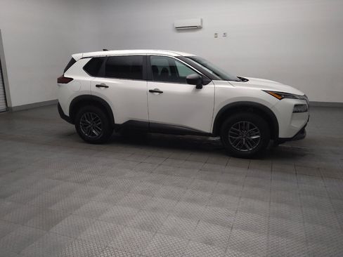 Used 2023 Nissan Rogue S FWD image 11