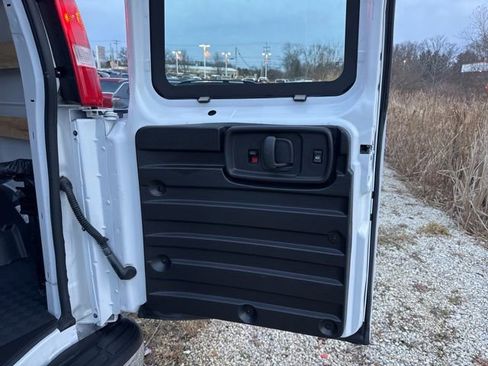 Used 2024 Chevrolet Express 2500 image 18