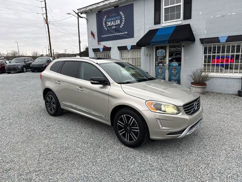 Used 2017 Volvo XC60 T5 Dynamic w/ Preferred Option Package image 7