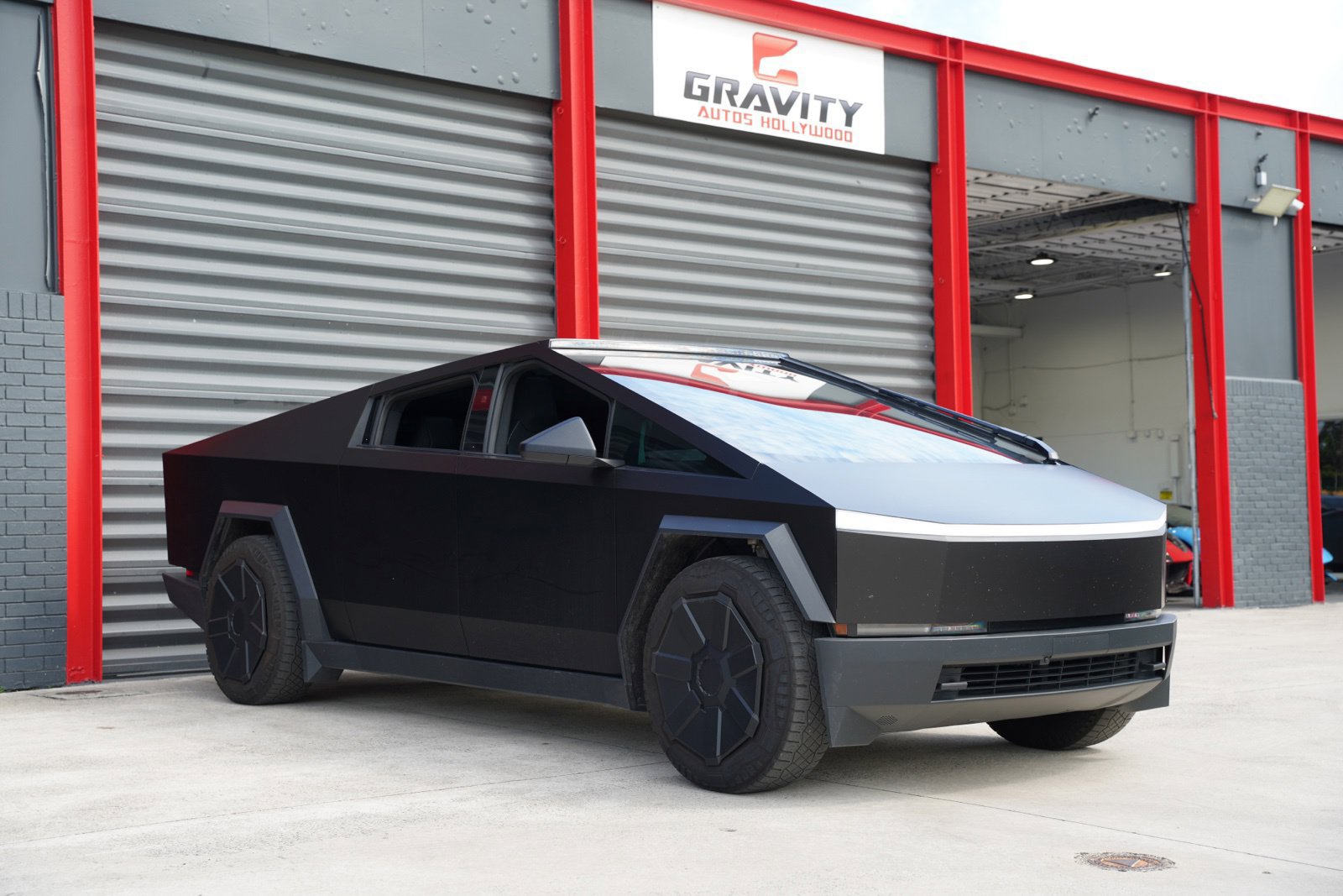 Used 2024 Tesla Cybertruck Cyberbeast AWD/4WD image 5