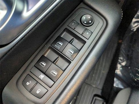 Used 2021 Chrysler Pacifica Touring w/ S Appearance Package image 33