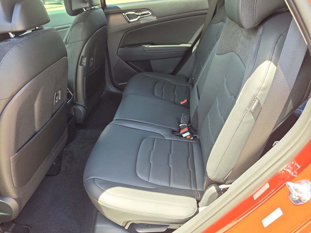New 2027 Kia Sportage SX FWD image 17