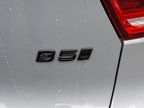 New 2026 Volvo XC40 B5 Ultra w/ Protection Package Premier image 6