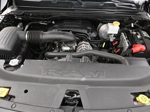 Used 2022 RAM 1500 Big Horn w/ Night Edition AWD/4WD image 18