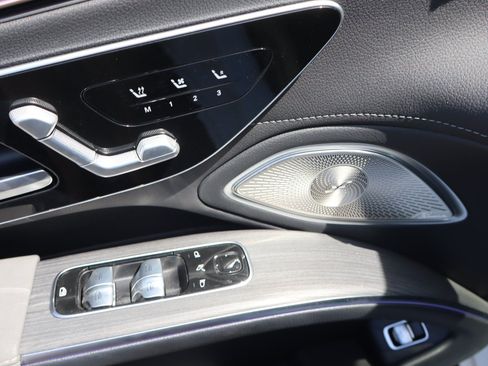 Used 2023 Mercedes-Benz EQS 580 4MATIC Sedan image 38