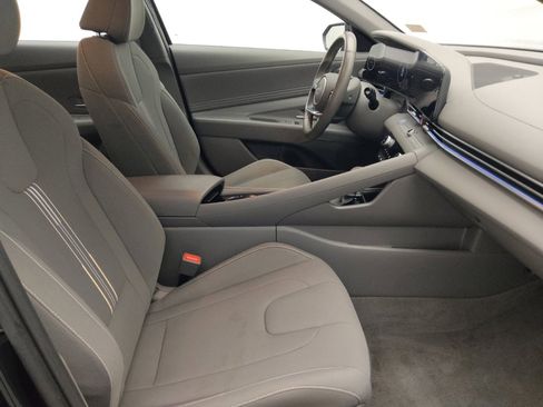 Used 2025 Hyundai Elantra SEL FWD image 21