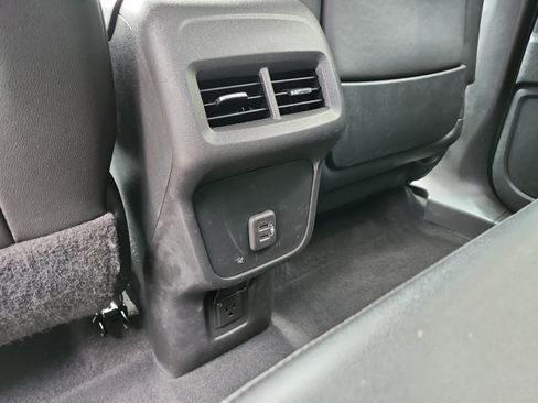 Used 2022 GMC Terrain SLT w/ Infotainment Package II AWD/4WD image 15