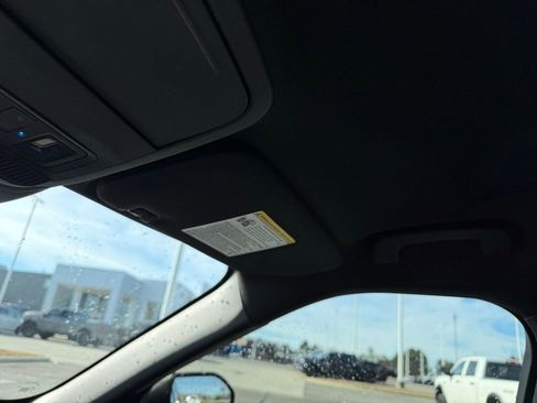 Used 2020 Ford Explorer XLT w/ Equipment Group 202A image 20