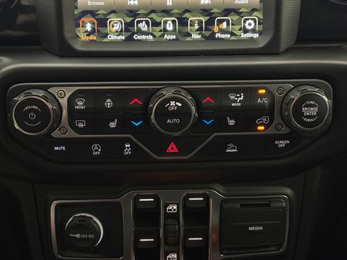 Used 2022 Jeep Wrangler Unlimited Sport AWD/4WD image 29