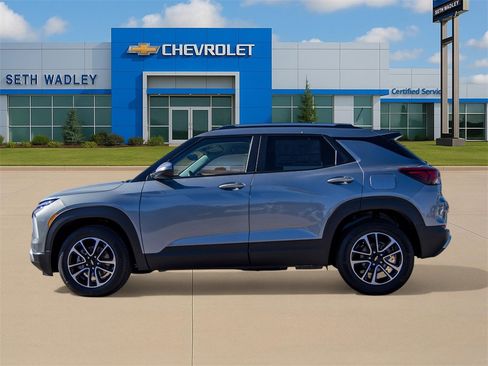 New 2025 Chevrolet TrailBlazer LT w/ Convenience Package image 3