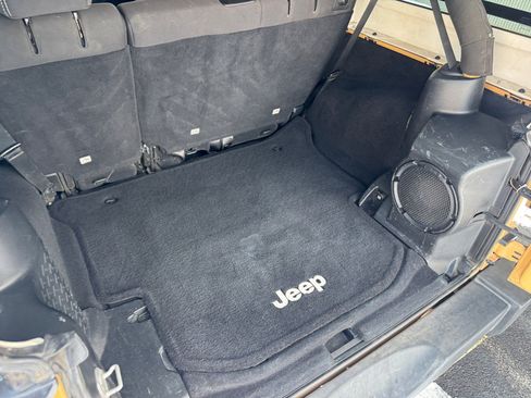 Used 2014 Jeep Wrangler Unlimited Sahara image 17