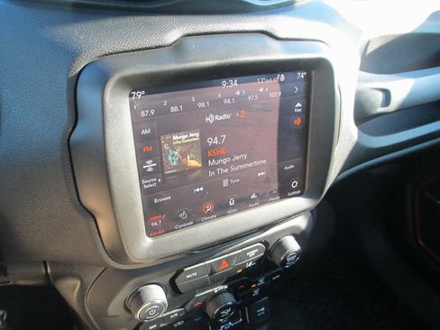 Used 2021 Jeep Renegade Trailhawk w/ Sun & Sound Group image 23